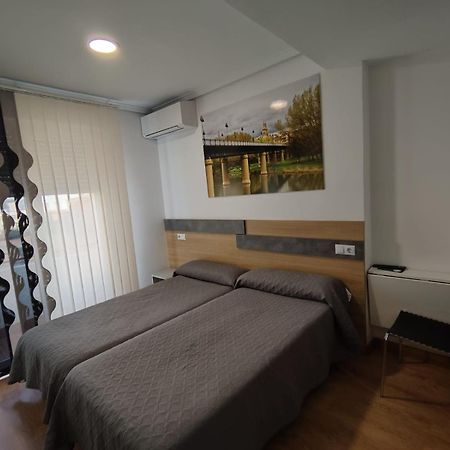 Hostal Rioja Condestable Logroño Exterior foto